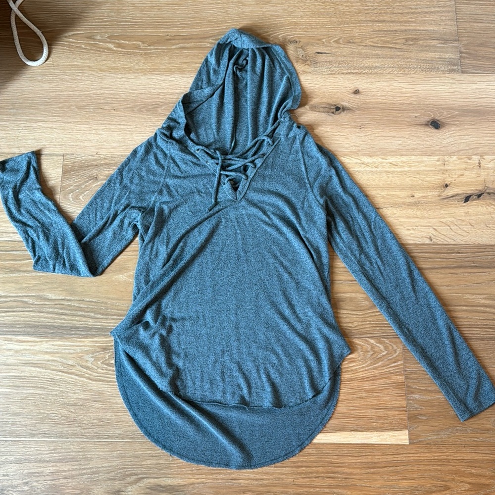 American Eagle hooded long sleeve